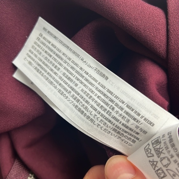 Abercrombie and Fitch Maroon Romper Size 00 Like New - Picture 6 of 6